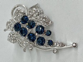 Vintage Signed Clear and Blue Brilliant Rhinestones Silver Tone 2.5&quot; Brooch - £29.78 GBP