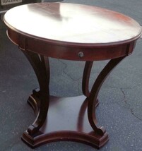 Beautiful Bombay Cherry Veneer Accent Table – 2004 – Beautiful Table – Gorgeous - £237.10 GBP