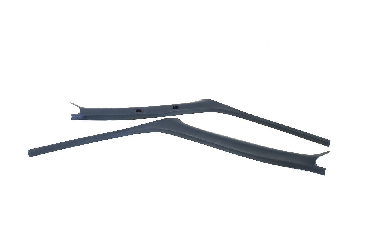 1996 GMC SUBGM1500 OEM Pair Of A Pillars Has Crack  - $142.56