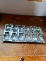 Vintage Lightweight Silver Colored Metal Clam Shell Mold Baking Tray She... - $11.29