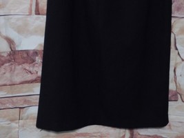 WOMEN&#39;S PRE-OWNED PENCIL SKIRT - $13.85