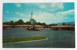 Holiday Inn Motel Old Cars Lynchburg Virginia VA Curt Teich Postcard c1960s - £3.98 GBP