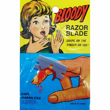 Bloody Razor Blade - Snap This On Your Finger Or Toe For Horrific Reacti... - $18.45 MXN