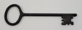 *B46) Vintage Black Iron Gate Security Garden Jail Gate Skeleton Key - $461.15 MXN