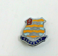 Clovelly Village UK United Kingdom Logo Collectible Pin Pinback Button V... - £11.39 GBP