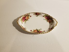 Royal Albert Old Country Roses Small Side Plate 8 1/2 x 5 1/4  inch Engl... - £23.30 GBP