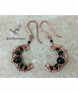 Handmade black onyx earrings: criss cross copper wire wrapped crescent m... - €25,67 EUR