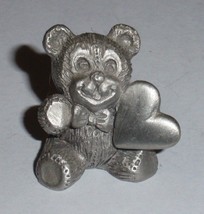 Spoontiques Vintage Pewter TEDDY BEAR With HEART Miniature Valentine Figure 1982 - £10.58 GBP