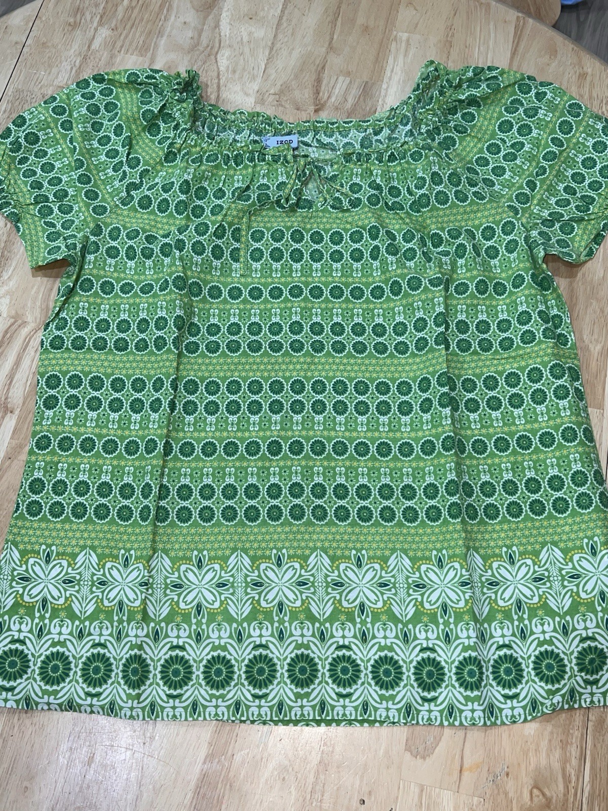 Medium Women’s Izod Green Top - $11.87