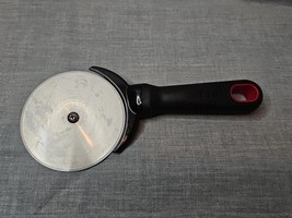 T-Fal Pizza Cutter, 3.5&#39;&#39; Diameter/4.75&#39;&#39; Handle, Black - $3.99