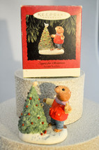 Hallmark - Eager for Christmas - Tender Touches Series - Classic Ornament - £8.83 GBP
