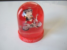 Betty Boop Sitting On A Motorcycle Glitter Water Globe - £9.86 GBP