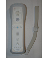Nintendo Wii - Official OEM Controller (Complete with Silicon Case, Wris... - $41.51 CAD