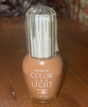 Max Factor Color And Light Makeup color Cafe Au Lait 1 oz NEW - $551.09 MXN