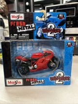 Maisto 2-WHEELERS MOTORCYCLE 1/18 Ducati Red FRESH METAL. - $15.90