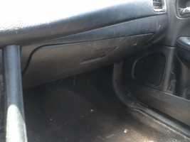 200       2011 Glove Box 104856429 - $1,176.94 MXN