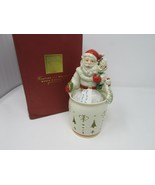 LENOX HOSTING THE HOLIDAYS SANTA CANDLE HUG NEW IN BOX - $520.14 MXN