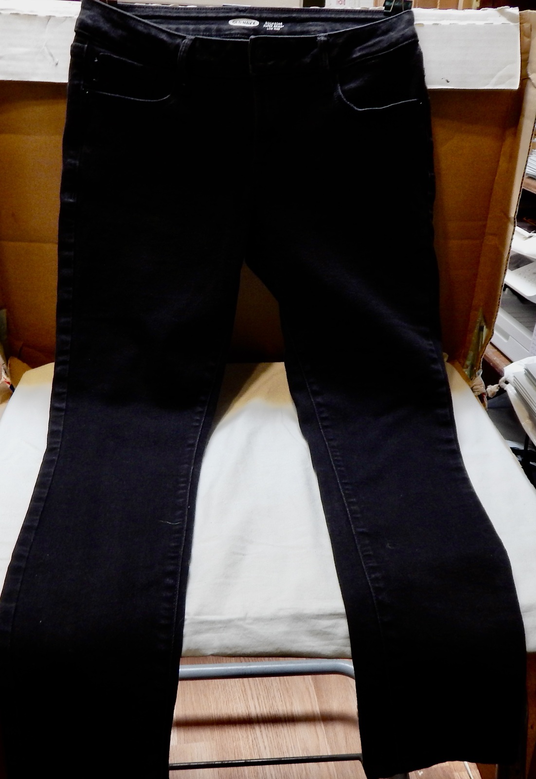 Primary image for Woman's Jeans Old Navy 30" x 26 Straight Leg 8" Rise 8 Short Black Skinny 264R