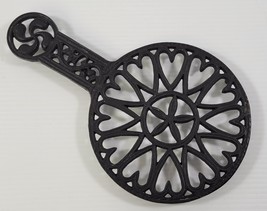 Wilton Black Cast Iron Trivet Pot Holder Heart Shape Design - $181.64 MXN