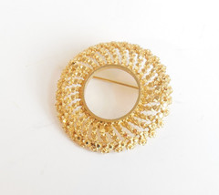 Vintage BSK Jewelry Wreath Brooch Pin Gold Tone Floral Flower Cut Nuggets - £11.61 GBP