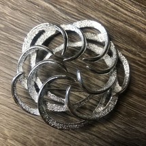 Vintage Sarah Coventry Round Silver Tone Swirl Brooch Pin - £7.82 GBP