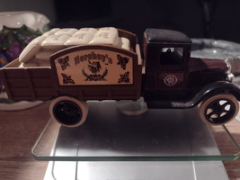 VINTAGE 1992 The Ertl Company Hershey&#39;s vehicle bank, good condition - £19.74 GBP