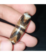 Ancienne perle d&#39;agate indo tibétaine rouillée DZI de l&#39;Himalaya motif u... - $1,579.17 MXN