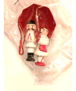 Vintage Souvenir Ornament Hand Painted Couple Under Umbrella Cute Unique - $1,127.58 MXN