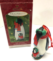 HALLMARK Safe And Snug FIRST EDITION Penguins 2001 Ornament - $91.77 MXN