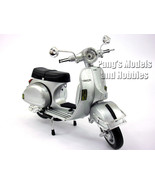 Vespa P200E Silver Scooter 1/12 Scale Diecast Metal Model by NewRay - $33.83 CAD