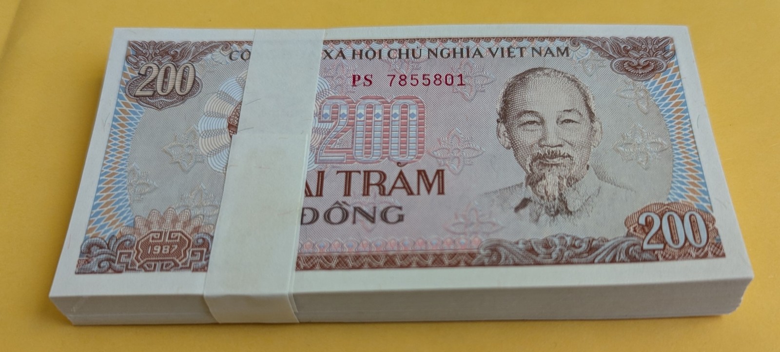 100 pc. 1987 Cong Hoa Xa Hoi Chu Nghia Vietnam 200 Hai Tran Dong Banknote, UNC - $29.95