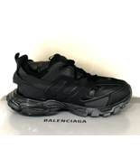 Authenticity Guarantee

Balenciaga triple s Mens size 43/10Clear Sole Tr... - $14,112.59 MXN