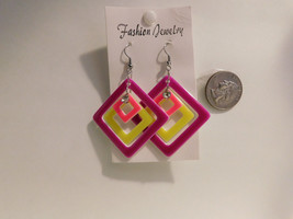 Fashion Jewelry Ladies Drop Dangle Earrings Pink Yellow Tones Hook Fasteners - £4.72 GBP