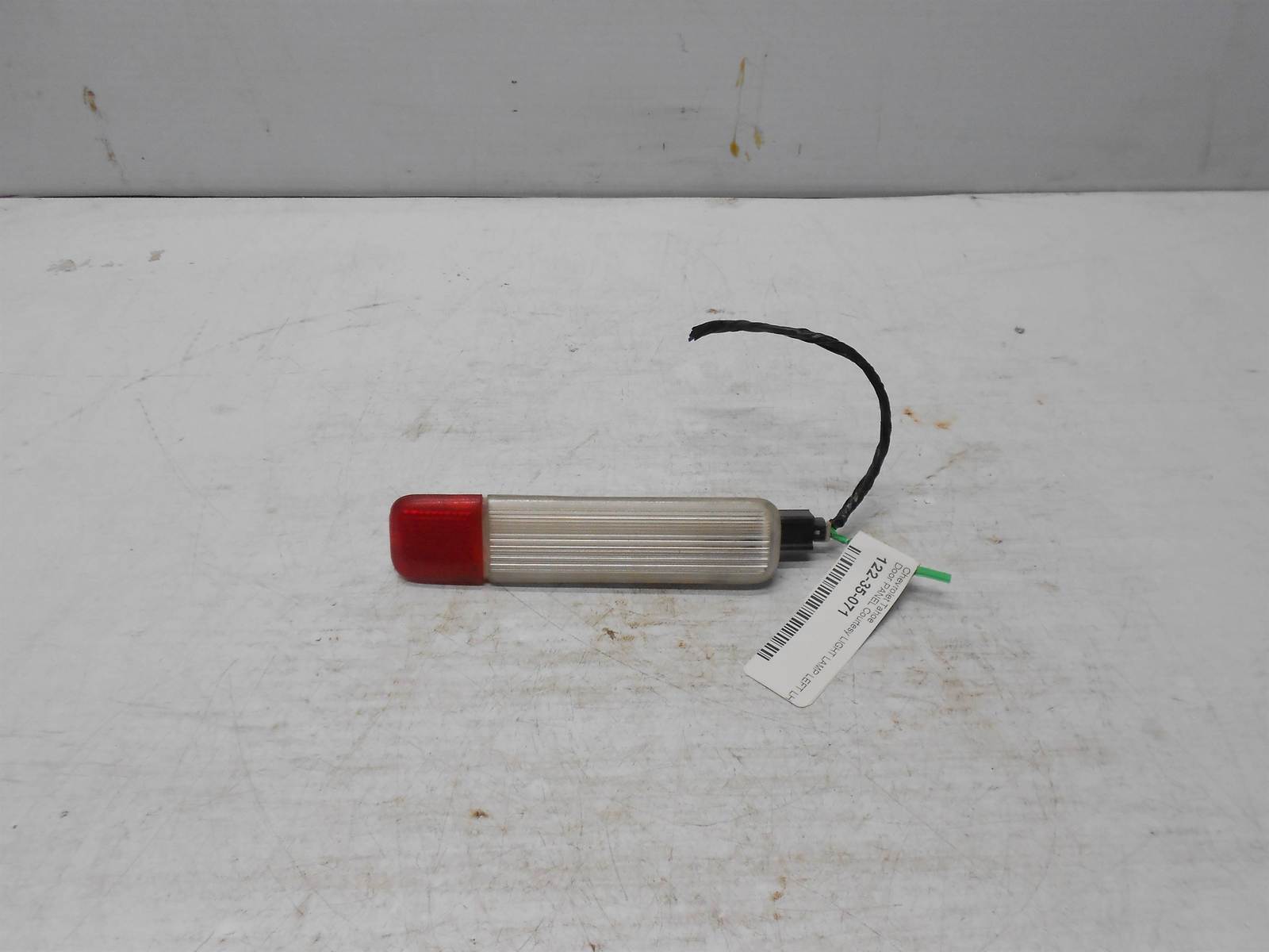 2003-06 Chevy Tahoe/Suburban/Yukon Front Left Driver Door Panel Reflecto... - $16.99