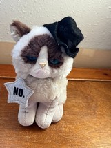 Small Gund Cream &amp; Brown Plush Grumpy Cat W Black Top Hat &amp; No. Star Around Neck - £10.35 GBP