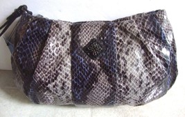 New Simply Vera By Vera Wang Messina Pleated Wristlet Variety Colors - $502.37 MXN
