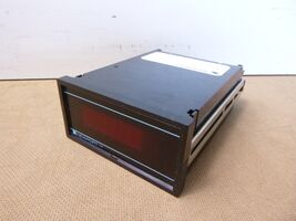 NEWPORT Digital Panel Voltmeter 204B-2 D4, 115 VAC 2.5 Watts - $38.77