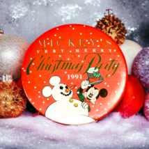 1991 Christmas Party MICKEY MOUSE Walt DISNEY World Red PIN 3&quot; Diameter - $72.80 MXN