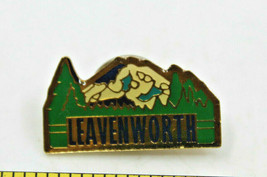 Leavenworth Washington State WA Mountain Tree Collectible Pin Souvenir Vintage - £11.02 GBP