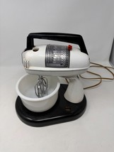 Vintage Montgomery Ward Stand Mixer Model VDC 2021 w Bowl + Mixers TESTED - £37.48 GBP