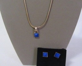 AVON JEWELRY MAJESTIC BEAUTY GOLD &amp; BLUE GEM NECKLACE &amp; EARRINGS SET NEW - $10.62