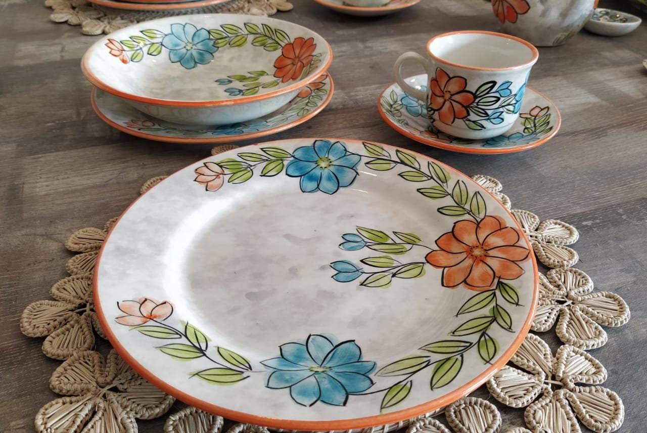 Primary image for Vintage Pottery Dinner Set 5 Pcs Ceramic 100% Hand Painted  in Carmen de Viboral