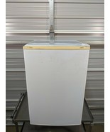 Fisher Scientific 97-960-1 Undercounter Refrigerator & Freezer  / TESTED - $202.73