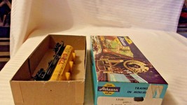 HO Scale Athearn 3 Dome Tank Car, Shell Oil Company Yellow, #2005 Built - £23.98 GBP