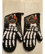 Halloween kitchen oven mitt skeleton hands 2 pc set Seasonal Collection ... - $23.28 CAD