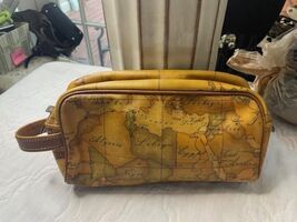 Preloved Alviero Martini Prima Classe Geo Classic Pochette with Wristband - $94.05 Preloved Alviero Martini Prima Classe Geo Classic Pochette with Wristband - $94.05