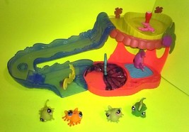  LPS Littlest Pet Shop Water slide frogs &amp; lizard - £19.98 GBP