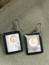 Estate Black Plastic Rectangle w Mother of Pearl &amp; Seashell Inlay Dangle Earring - £10.49 GBP
