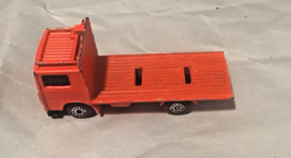 die cast Matchbox 1:90 HO scale Volvo flatbed truck ORANGE - $3.96