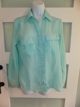 RUE 21 BLUE SEMI SHEER BUTTON DOWN SHIRT SIZE S WOMEN&#39;S EUC - $297.73 MXN
